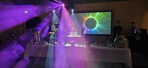 Animation DJ avec sonorisation et éclairage lors d’un mariage – AMI