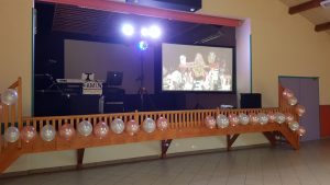 Installation DJ avec projection vidéo pour un anniversaire – AMI